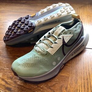 MEN’S NIKE ZOOMX ZEGAMA TRAIL 2 - JADE HORIZON/BURGUNDY CRUSH SZ 8.5